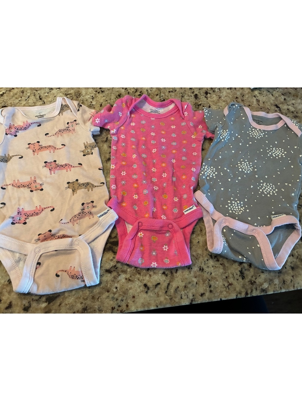 Set of 3 Gerber Baby Onesies 0-3 Months
